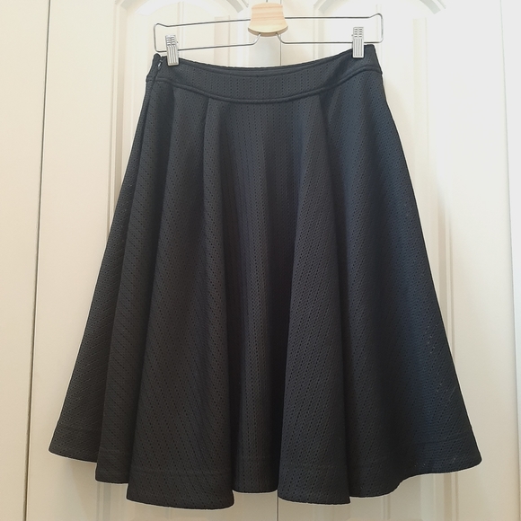 Guess Skirt - Picture 3 of 6